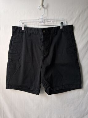 Old Navy Men's Black Flat-Front Shorts